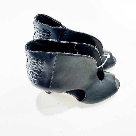 Elliott Lucca Allesandra Black Leather Woven Peep Toe Heel Pump Size 7.5 - Picture 3 of 7